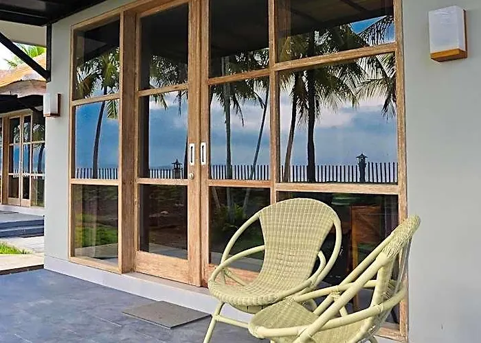 ホテル Umadewi Surf & Retreat 4*